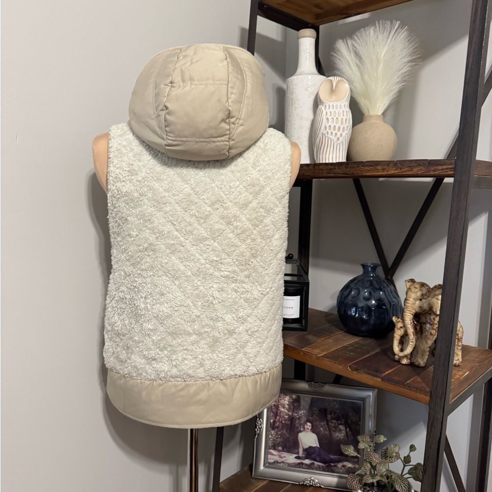 Patagonia Los Gatos Reversible Hooded Vest Tan/Ivory Sherpa Fleece Womens MED - Picture 2 of 13